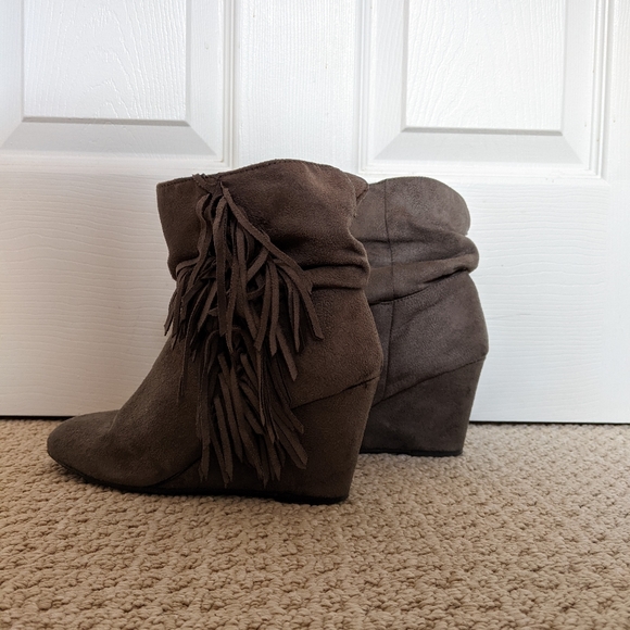 Size 5 American Eagle Grey Booties - Picture 4 of 6